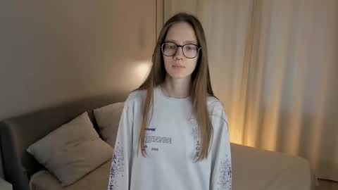 Snapshot of katinatonge chatting on October 15, 2025, 10:04 am Scarlett online show from October 15, 2025, 10:04 am