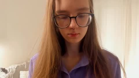 Snapshot of katinatonge chatting on October 31, 2025, 8:48 am Scarlett online show from October 31, 2025, 8:48 am