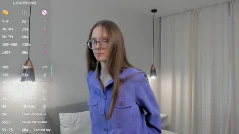 Snapshot of katinatonge chatting on November 13, 2025, 8:35 am Scarlett online show from November 13, 2025, 8:35 am