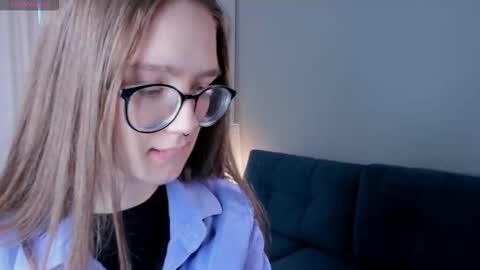 Snapshot of katinatonge chatting on November 30, 2025, 8:40 am Scarlett online show from November 30, 2025, 8:40 am