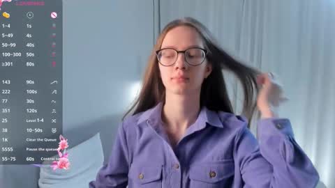 Snapshot of katinatonge chatting on December 3, 2025, 8:34 am Scarlett online show from December 3, 2025, 8:34 am