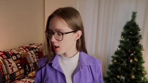 Snapshot of katinatonge chatting on December 16, 2025, 8:41 am Scarlett online show from December 16, 2025, 8:41 am