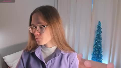 Snapshot of katinatonge chatting on December 19, 2025, 8:32 am Scarlett online show from December 19, 2025, 8:32 am