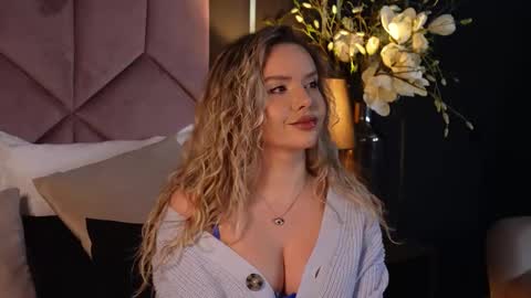 Snapshot of katjolie chatting on February 12, 2025, 12:37 am KatJolie online show from February 12, 2025, 12:37 am