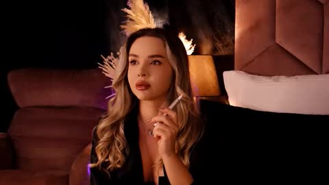 Snapshot of katjolie chatting on October 4, 2025, 7:12 pm KatJolie online show from October 4, 2025, 7:12 pm