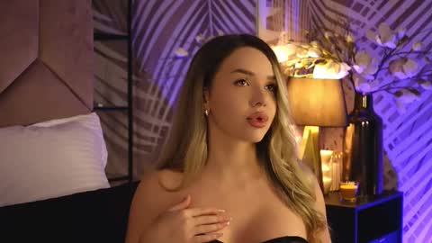 Snapshot of katjolie chatting on November 17, 2025, 8:47 pm KatJolie online show from November 17, 2025, 8:47 pm