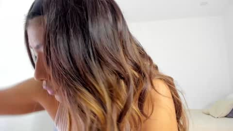 Snapshot of katnees_correa chatting on December 10, 2024, 7:58 am Follow me on instagram and twitter as correaktnees online show from December 10, 2024, 7:58 am