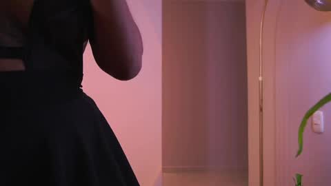 Follow me on instagram and twitter as correaktnees online show from April 6, 2026, 6:58 am