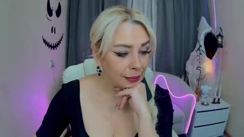 Snapshot of katrinacharm chatting on October 23, 2025, 6:56 am katrinacharm online show from October 23, 2025, 6:56 am