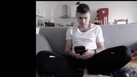 Snapshot of katsufr chatting on November 2, 2025, 11:45 am demyx online show from November 2, 2025, 11:45 am