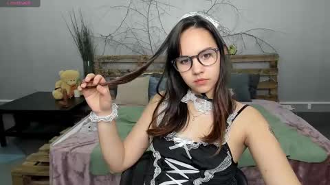 Snapshot of kattarrine_xo chatting on March 7, 2025, 8:44 pm Kate online show from March 7, 2025, 8:44 pm