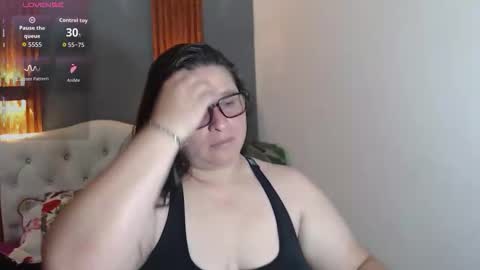 Snapshot of katty_findom_ chatting on February 10, 2026, 12:20 pm katty online show from February 10, 2026, 12:20 pm