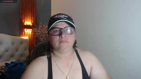 Snapshot of katty_findom_ chatting on April 5, 2026, 10:34 am katty online show from April 5, 2026, 10:34 am