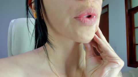 Snapshot of katty_mouth chatting on January 7, 2025, 12:24 am Katty online show from January 7, 2025, 12:24 am