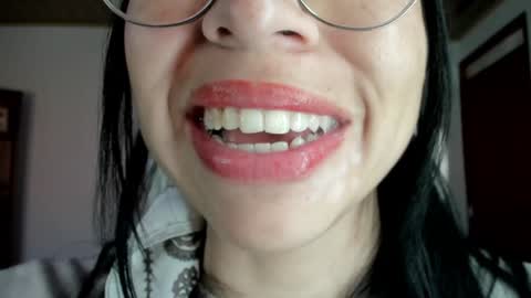 Snapshot of katty_mouth chatting on January 22, 2025, 8:28 pm Katty online show from January 22, 2025, 8:28 pm