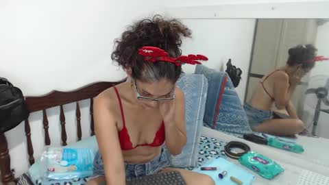 Snapshot of kattydirty144 chatting on December 24, 2024, 5:34 pm angel online show from December 24, 2024, 5:34 pm