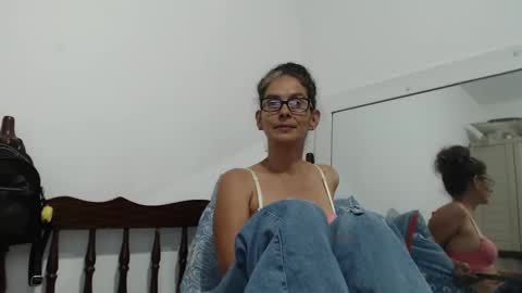 Snapshot of kattydirty144 chatting on December 27, 2024, 10:16 pm angel online show from December 27, 2024, 10:16 pm