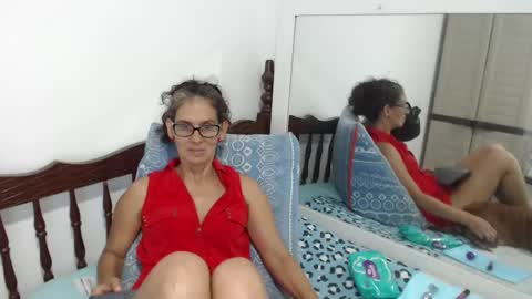 Snapshot of kattydirty144 chatting on December 28, 2024, 5:46 pm angel online show from December 28, 2024, 5:46 pm