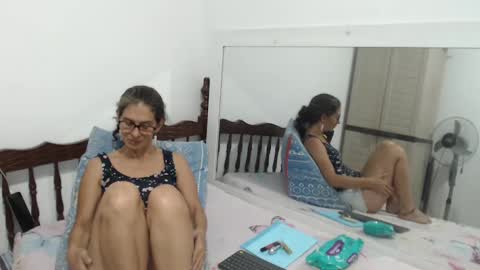 Snapshot of kattydirty144 chatting on January 1, 2025, 6:27 pm angel online show from January 1, 2025, 6:27 pm