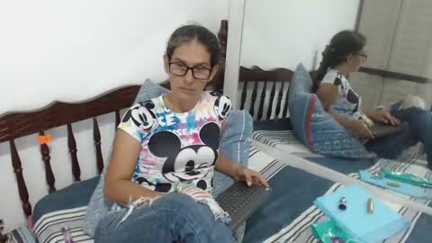 Snapshot of kattydirty144 chatting on January 10, 2025, 8:04 pm angel online show from January 10, 2025, 8:04 pm