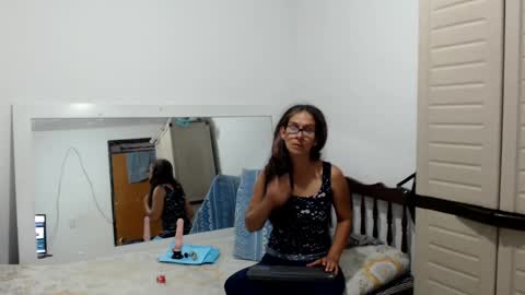 Snapshot of kattydirty144 chatting on February 1, 2025, 5:37 pm angel online show from February 1, 2025, 5:37 pm