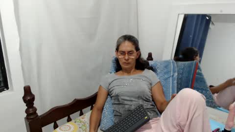 Snapshot of kattydirty144 chatting on February 5, 2025, 7:31 pm angel online show from February 5, 2025, 7:31 pm