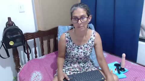 Snapshot of kattydirty144 chatting on September 30, 2025, 2:44 pm angel online show from September 30, 2025, 2:44 pm