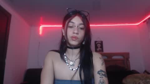 Snapshot of kattze chatting on December 13, 2024, 3:43 pm online show from December 13, 2024, 3:43 pm