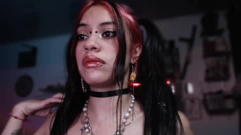 Snapshot of kattze chatting on January 5, 2025, 1:56 am online show from January 5, 2025, 1:56 am