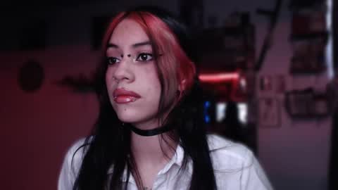 Snapshot of kattze chatting on January 5, 2025, 7:17 pm online show from January 5, 2025, 7:17 pm