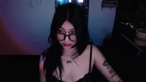 Snapshot of kattze chatting on March 3, 2025, 5:20 am online show from March 3, 2025, 5:20 am