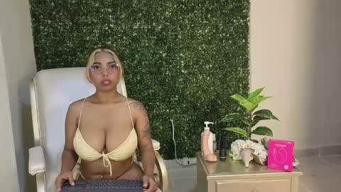 katy_love222 online show from May 28, 2026, 7:55 pm