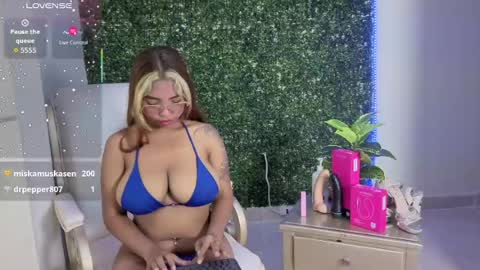 katy_love222 online show from June 15, 2026, 8:22 pm