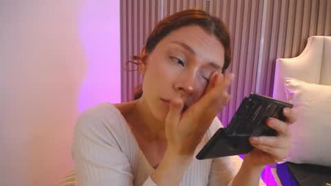 Katy Van online show from April 13, 2026, 9:42 pm