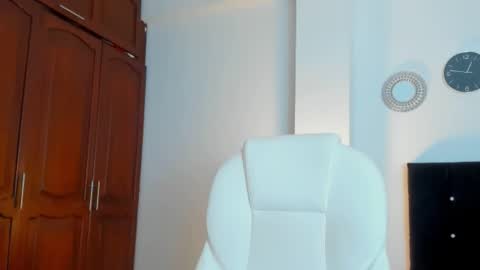 KATYAJHONSS online show from October 21, 2025, 10:54 pm