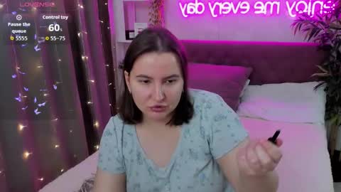 Kate online show from November 6, 2025, 4:02 am