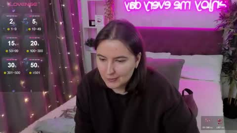 Kate online show from November 14, 2025, 4:33 am