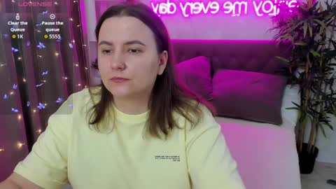 Kate online show from April 4, 2026, 3:27 am