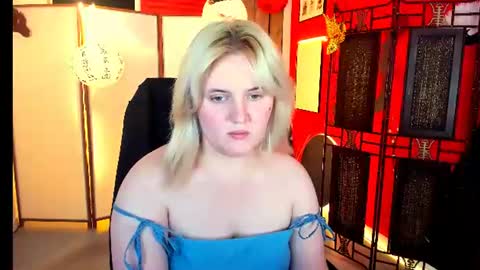 Snapshot of katybriggs chatting on June 15, 2026, 9:33 am Katy online show from June 15, 2026, 9:33 am