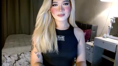 Snapshot of katykiat chatting on October 19, 2025, 8:53 pm katykiat online show from October 19, 2025, 8:53 pm