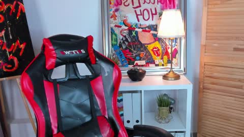 katymeaw online show from April 6, 2026, 1:25 am