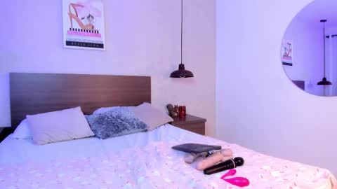 katy online show from December 5, 2025, 7:32 pm