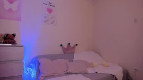 Snapshot of katys_world chatting on July 18, 2026, 10:46 pm Katy online show from July 18, 2026, 10:46 pm