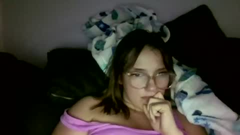 katyval online show from July 24, 2026, 9:02 pm