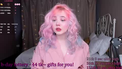 Snapshot of kawaii_yuki chatting on February 28, 2025, 8:53 am Yuki online show from February 28, 2025, 8:53 am