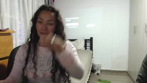  Khawit  online show from November 30, 2025, 1:42 am