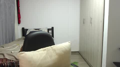  Khawit  online show from December 1, 2025, 1:54 am