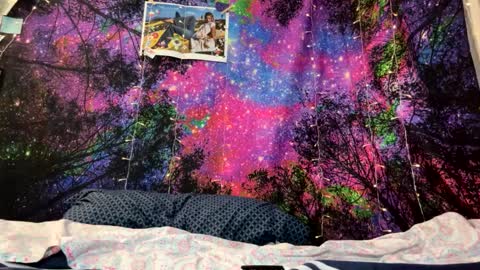 kay_la online show from September 26, 2025, 9:46 am