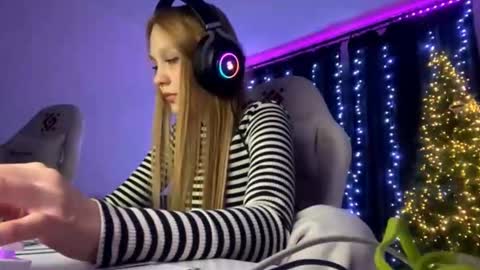 Snapshot of kayceefroehner chatting on January 14, 2026, 5:40 pm Amia online show from January 14, 2026, 5:40 pm