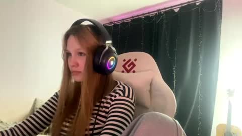 Snapshot of kayceefroehner chatting on April 28, 2026, 6:35 pm Amia online show from April 28, 2026, 6:35 pm